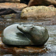 Otter-sculpture-in-stone